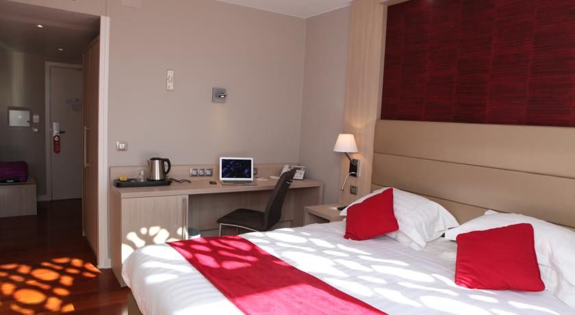 Hotel Les Trois Roses, Meylan Grenoble Exterior photo