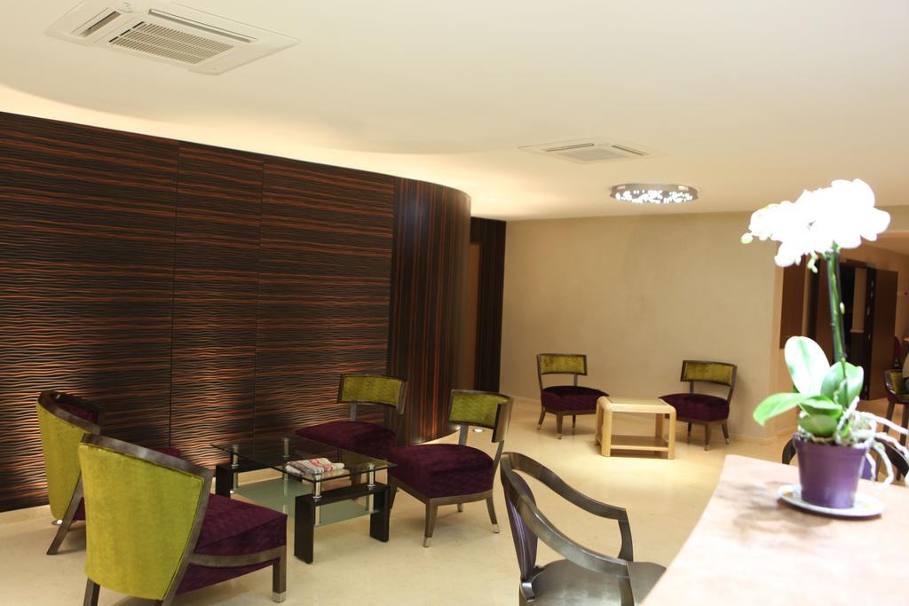 Hotel Les Trois Roses, Meylan Grenoble Exterior photo